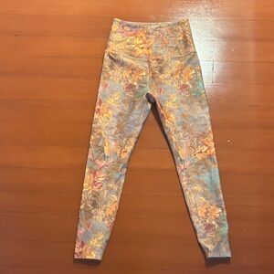 Beyond Yoga Women's Floral Leggings - Multicolor